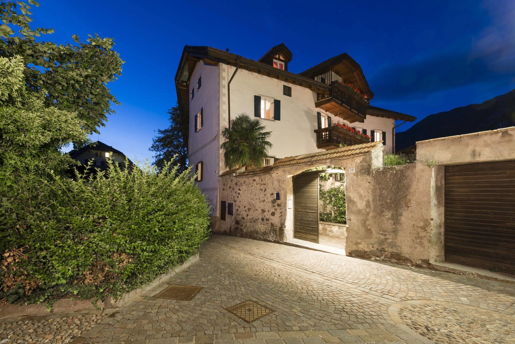 Hotel Tyrol Ora / Auer Exterior photo