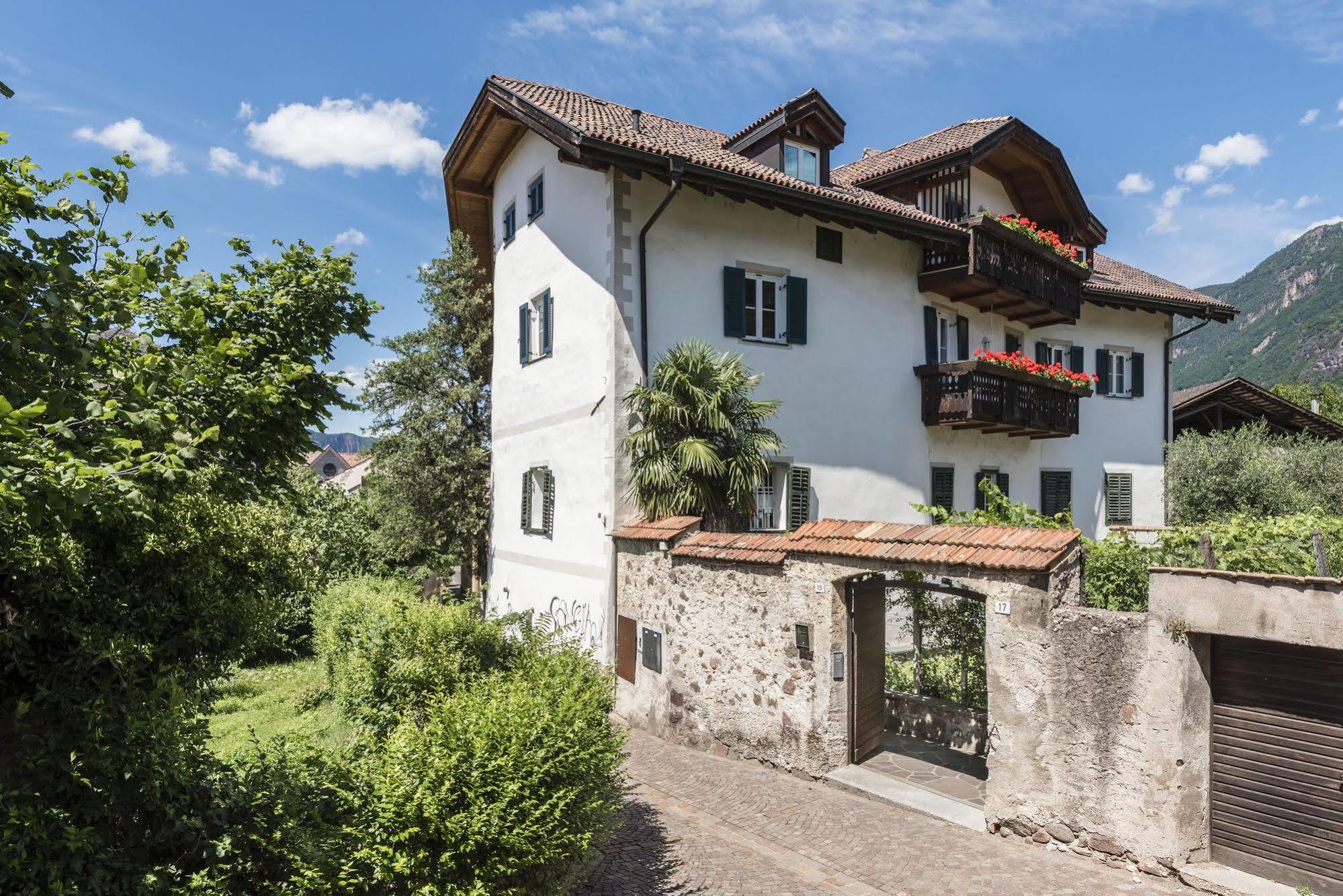 Hotel Tyrol Ora / Auer Exterior photo
