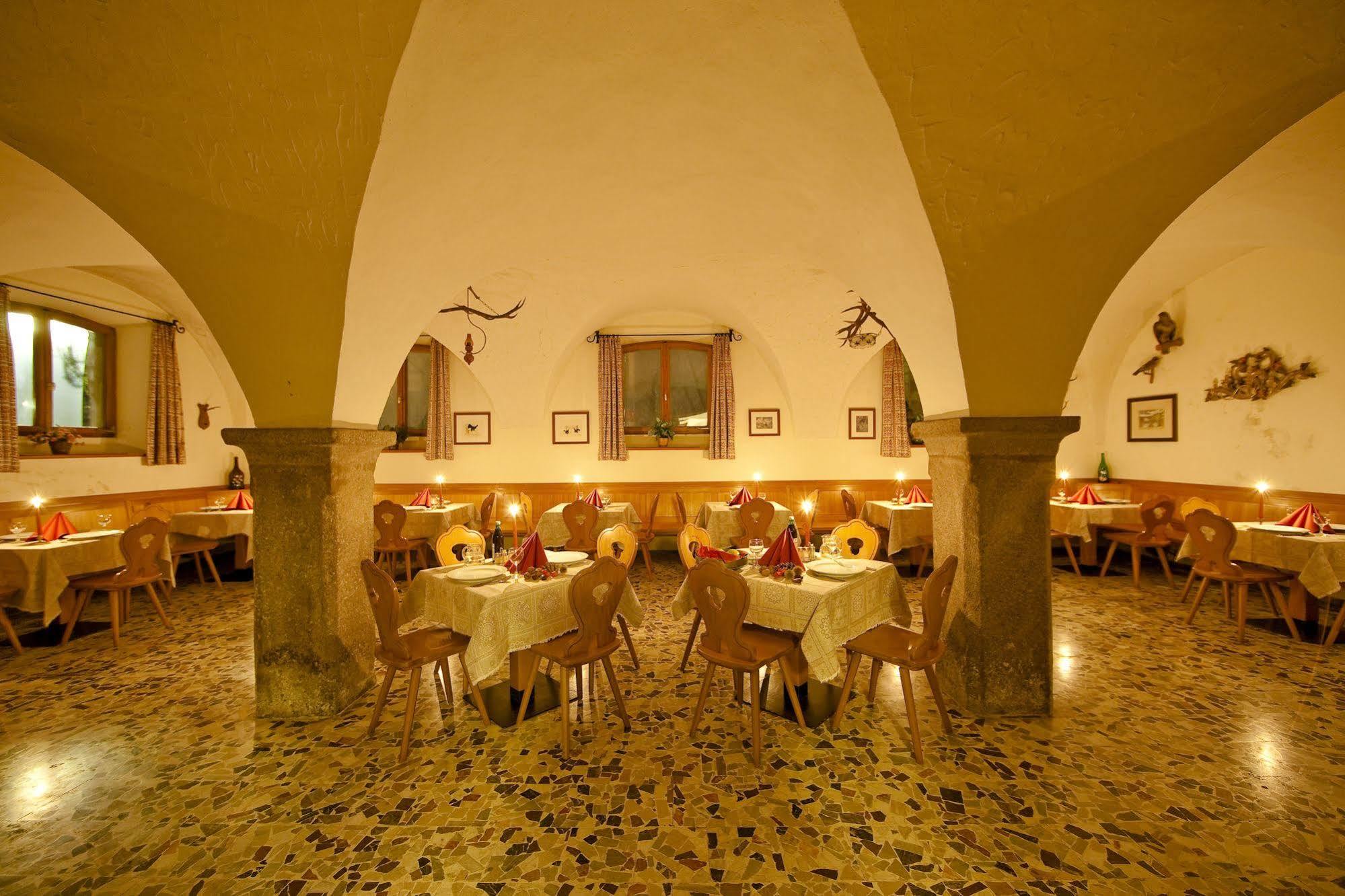 Hotel Tyrol Ora / Auer Exterior photo