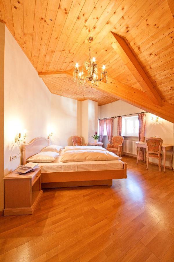 Hotel Tyrol Ora / Auer Exterior photo